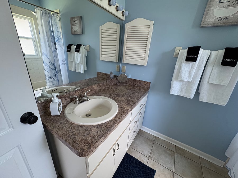 Primary en-suite