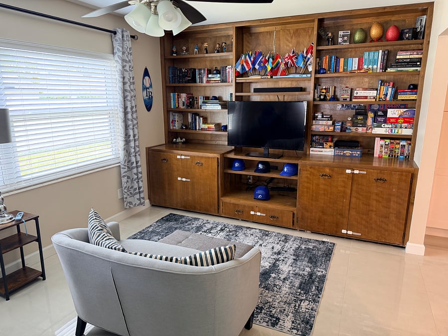 Den with 40" Smart TV, boardgames, and plenty of books to pass the time