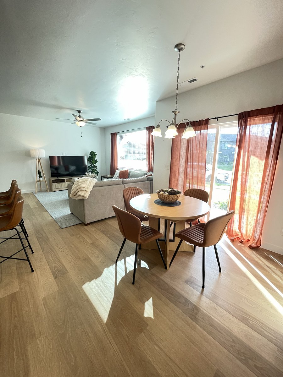 Dining area leading out to patio