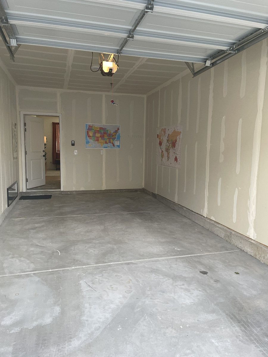 1 car garage.