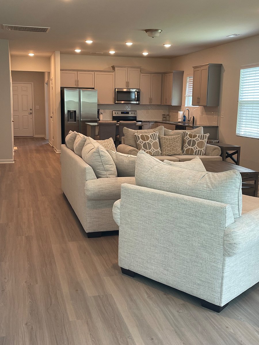 living room/kitchen