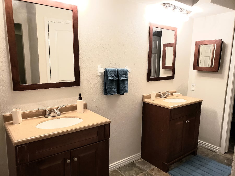 twin sinks in master bathroom