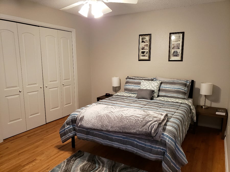 queen bedroom upstairs