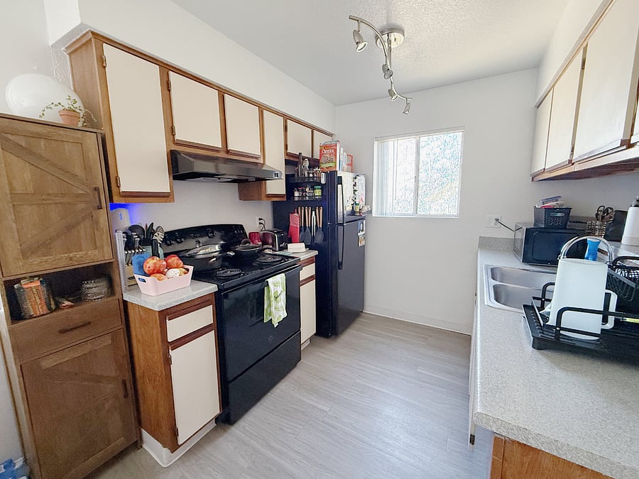Fully furnished kitchen
