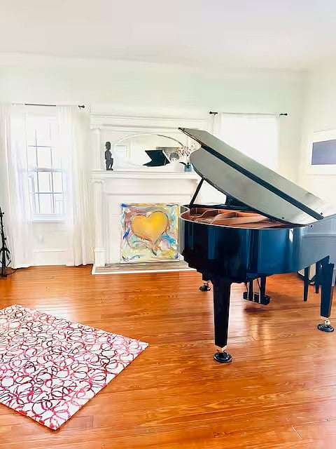 Music room/sitting area/ Foyer