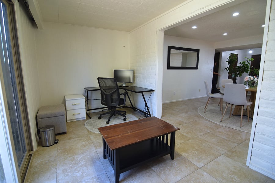 Arizona Sunroom with Office Table