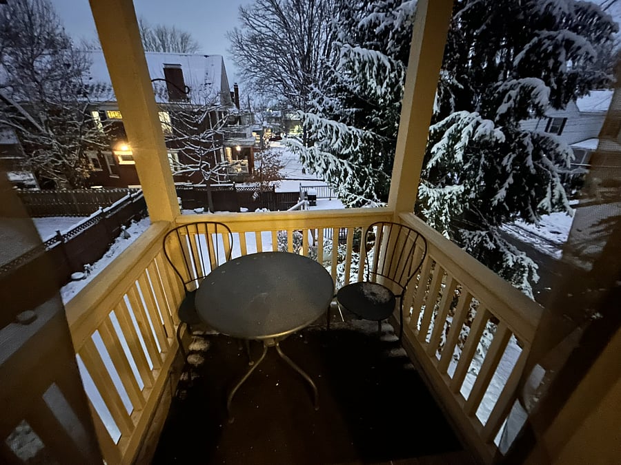 Outdoor porch off kitchen