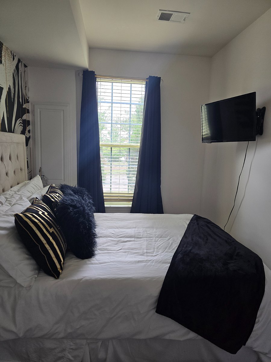First flool bedroom