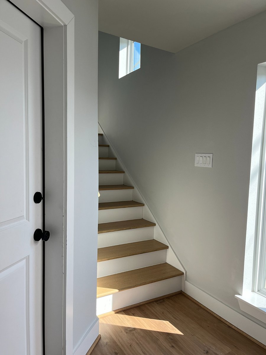 1st Floor Entry, Door to Garage