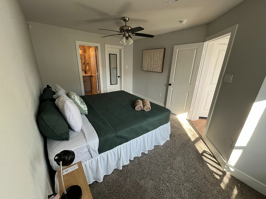 1st Floor, Bedroom w/ Ensuite