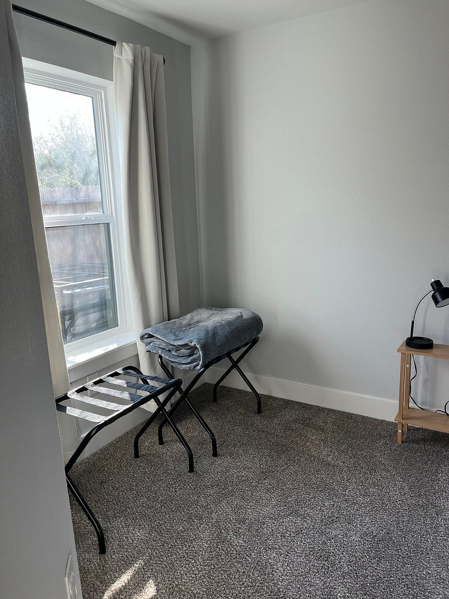 1st Floor, Bedroom w/ Ensuite, Room for desk if applicable.