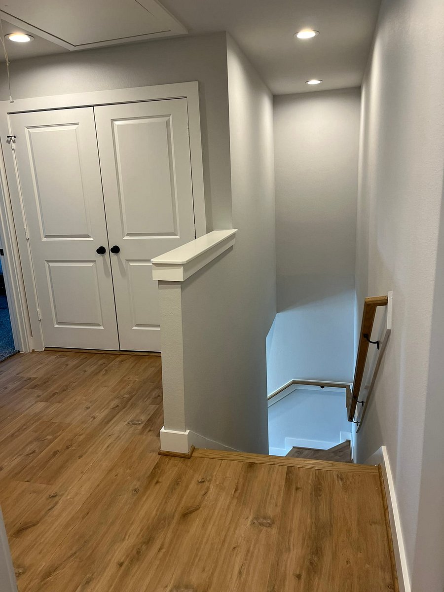 3rd Floor Hallway, Double Doors to Washer/Dryer