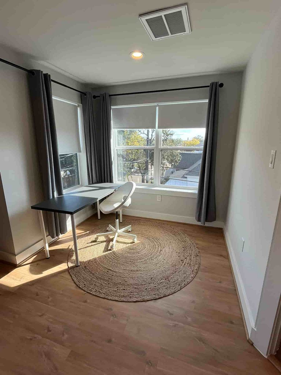 3rd Floor, Master Bedroom w/ Double Vanity Ensuite, Reading Nook w/ Optional Desk