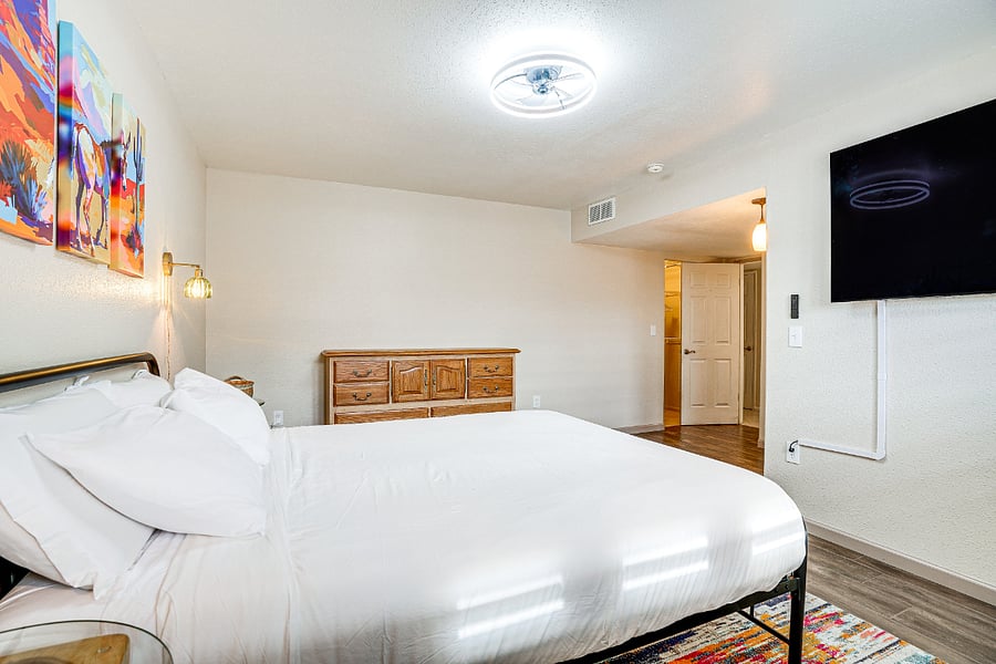 Master Bedroom (Queen Bed) with Private Bath