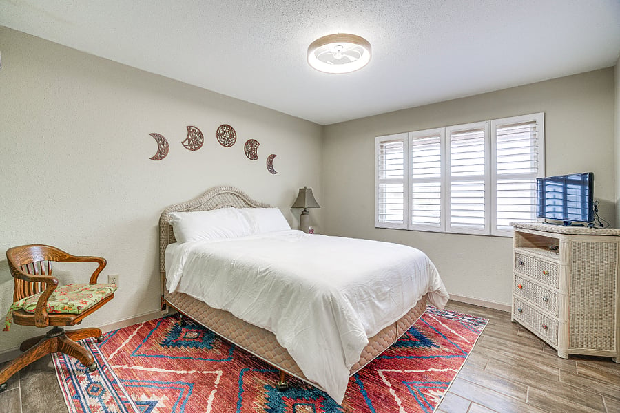 Bedroom #2 (Queen Bed)