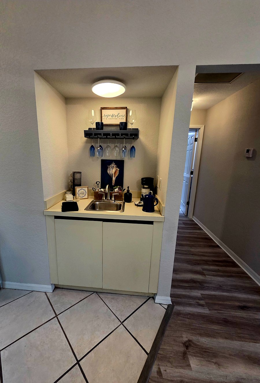 Coffee/Wet Bar