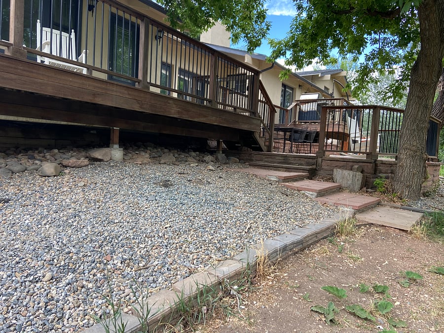 Path through deck to the bedroom