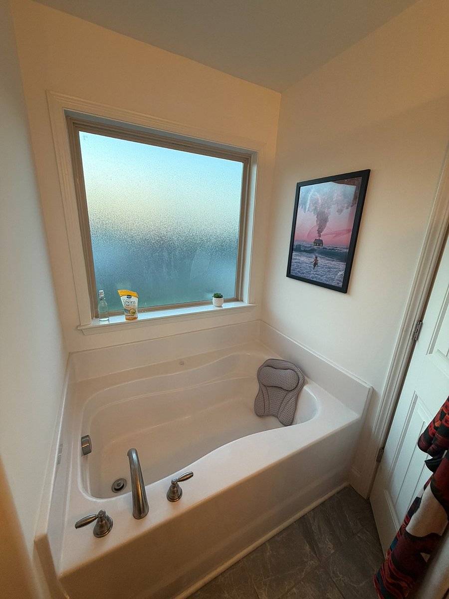 Primary Bathroom - Tub