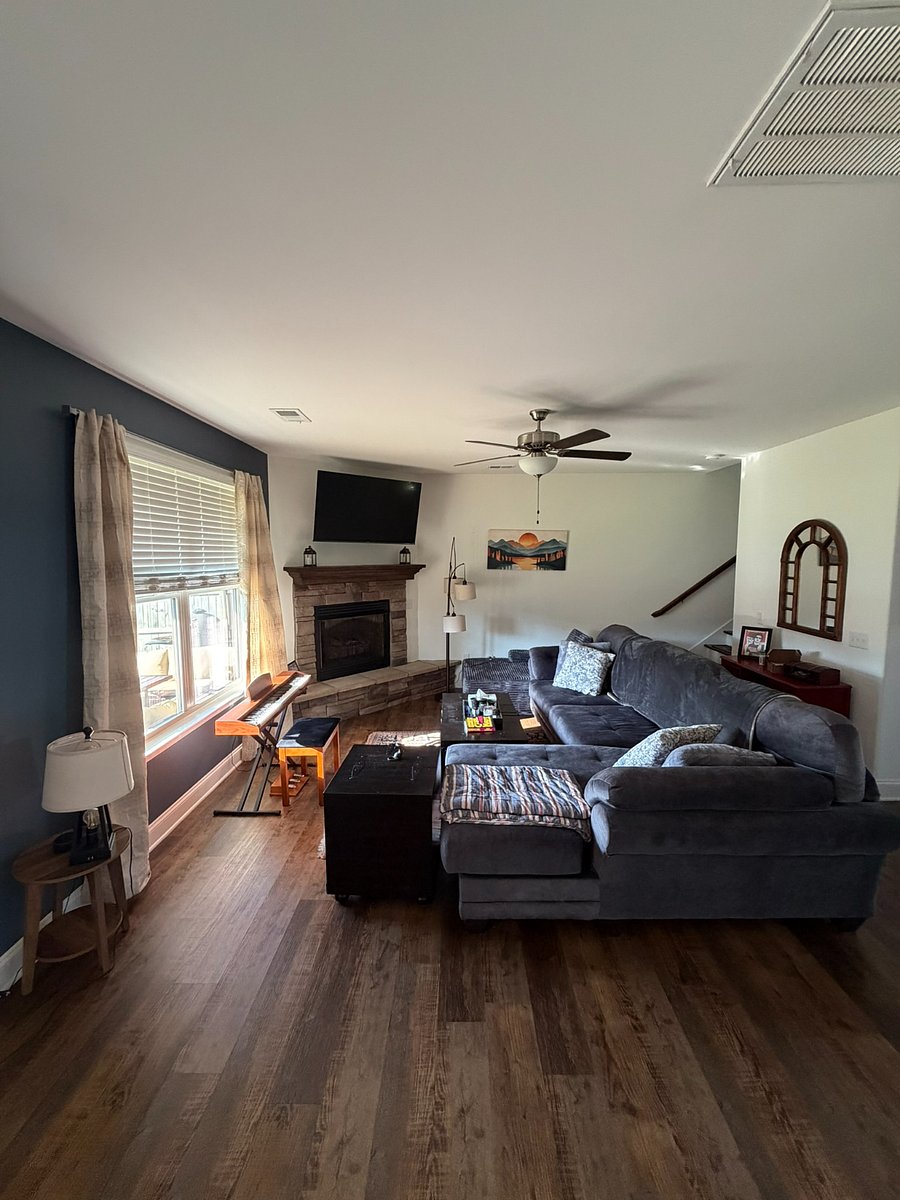 Living Room (with smart TV)