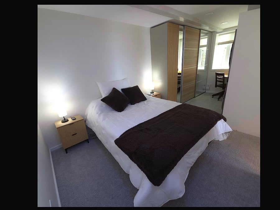 Queen-size Personal Comfort Bed allows individual adjustments for firmness.