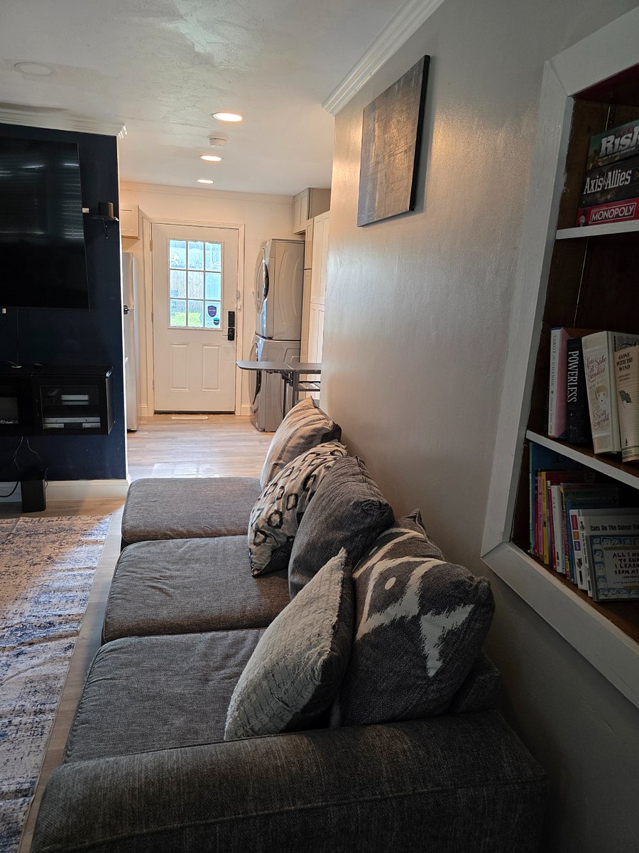 Furnished Finder property 1014693_1 photo 35