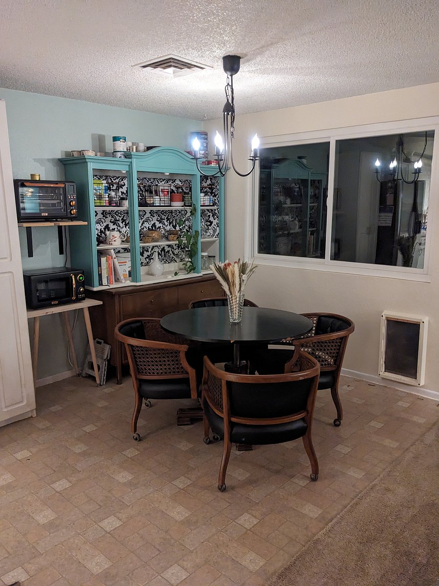 Kitchenette/Dining