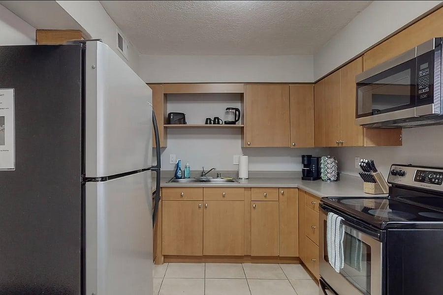 full kitchen