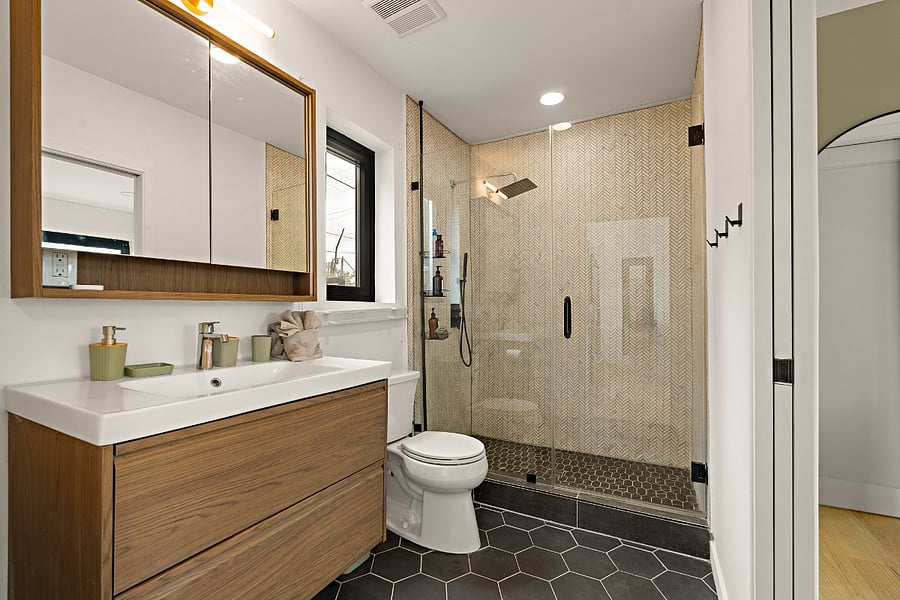 Modern bathroom