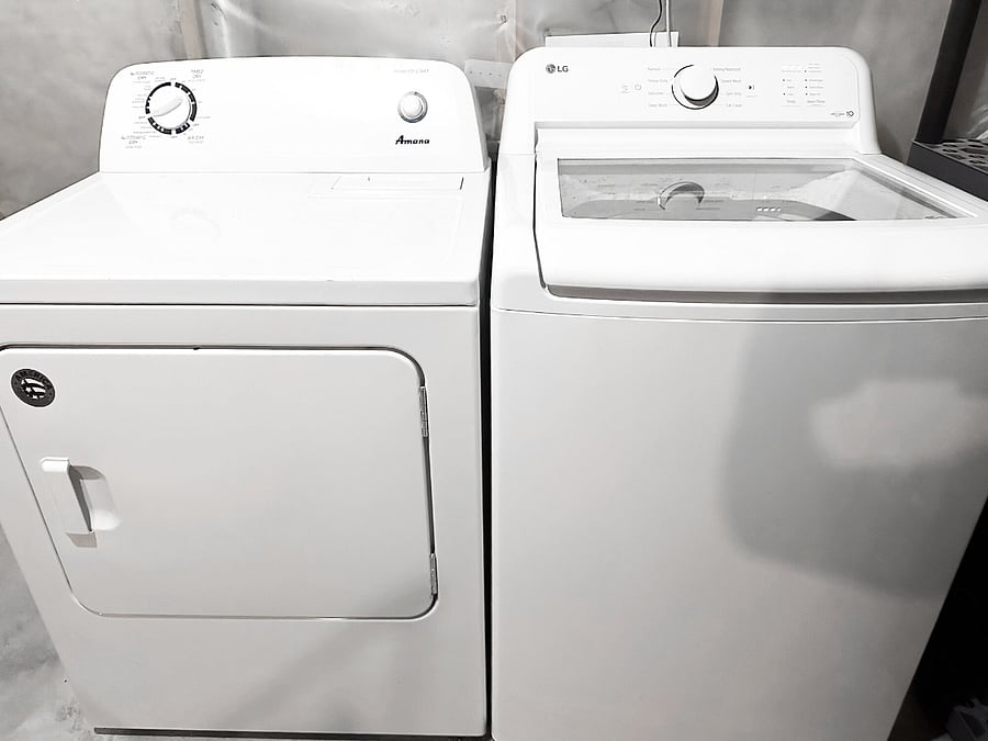 Laundry amenities include washer, dryer, wool dryer balls, drying rack, and steaming closet.