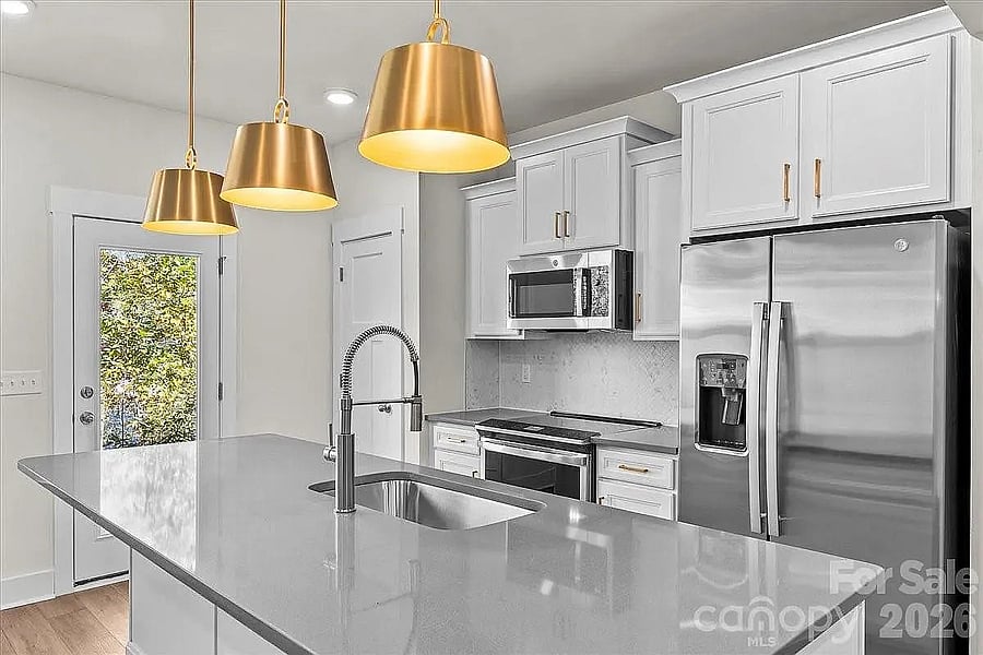 Furnished Finder property 1015095_1 photo 3