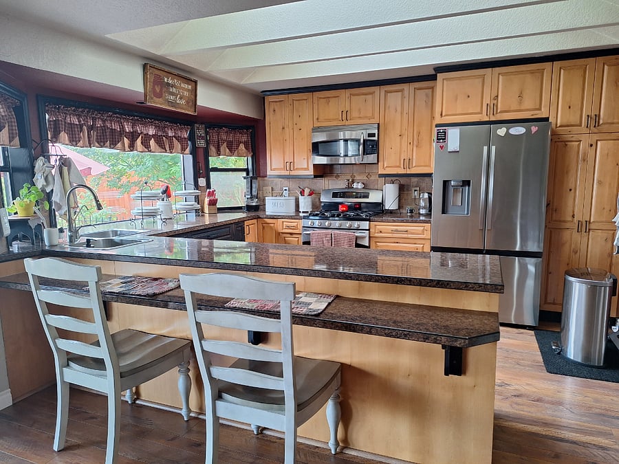 Kitchen with drop bar