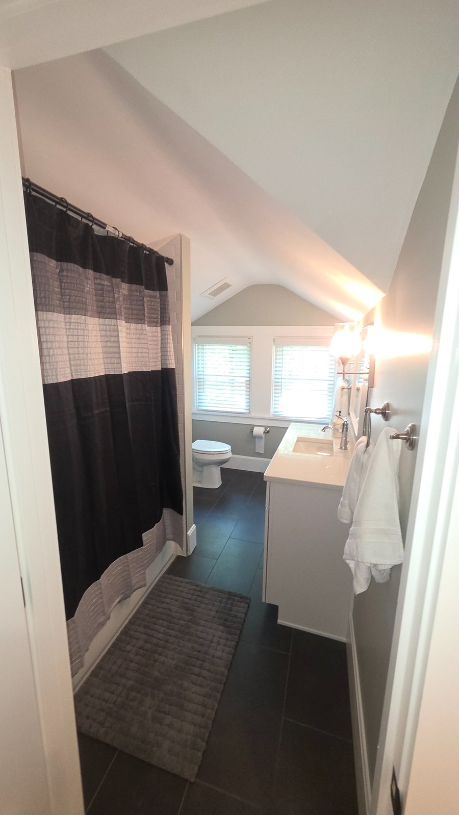 Upstairs full bathroom attached to ensuite
