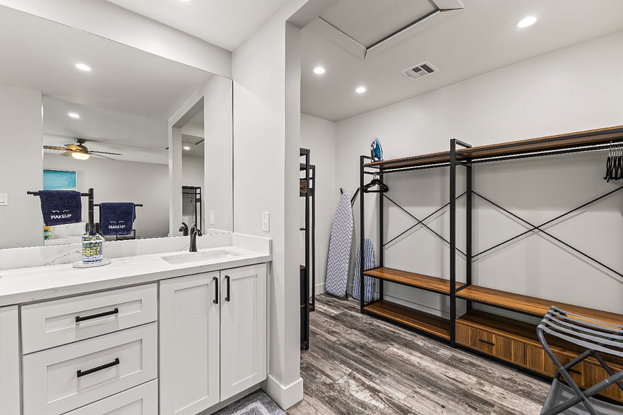Master en suite closet