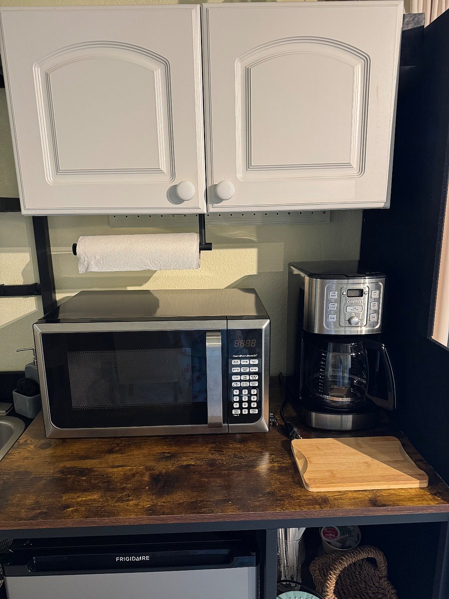 well equipped kitchenette
