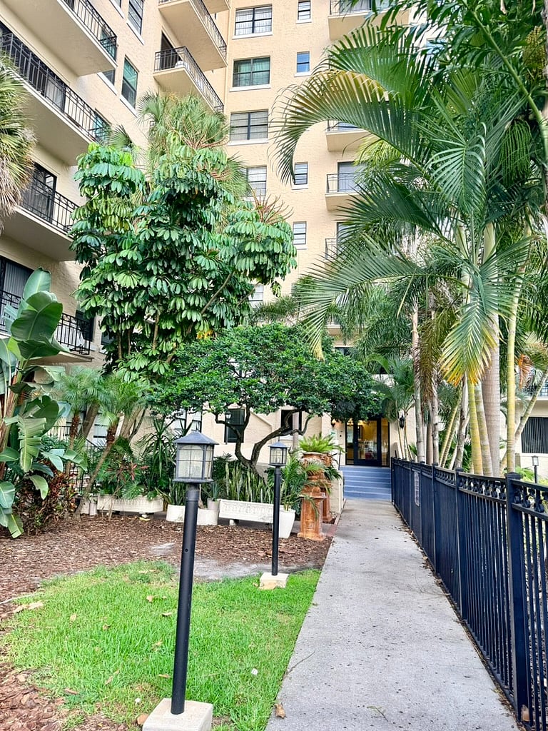 Furnished Finder property 1015268_1 photo 40