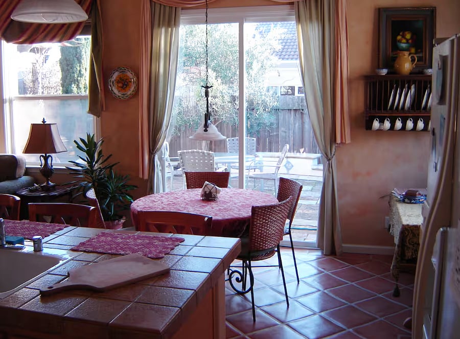 Kitchen dining area 