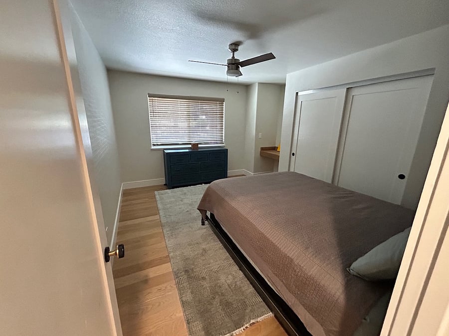 Guest bedroom with queen bed