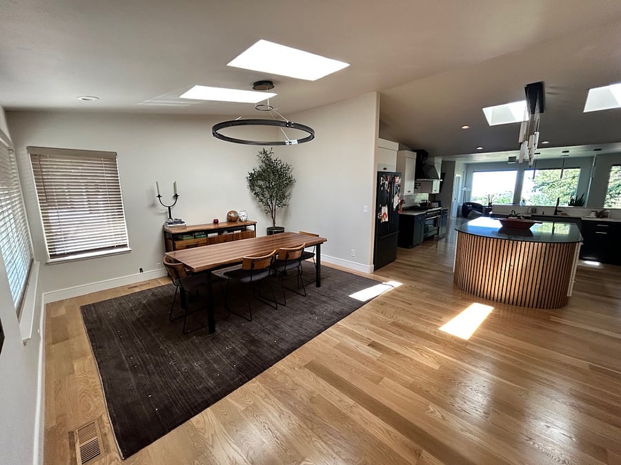 Large dinning area with distinctive dimmable lighting.