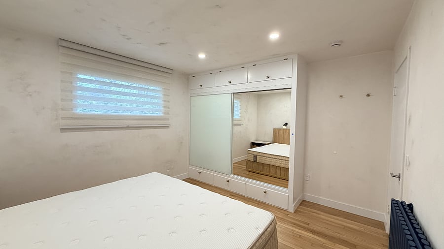 Bedroom 2 - Closet