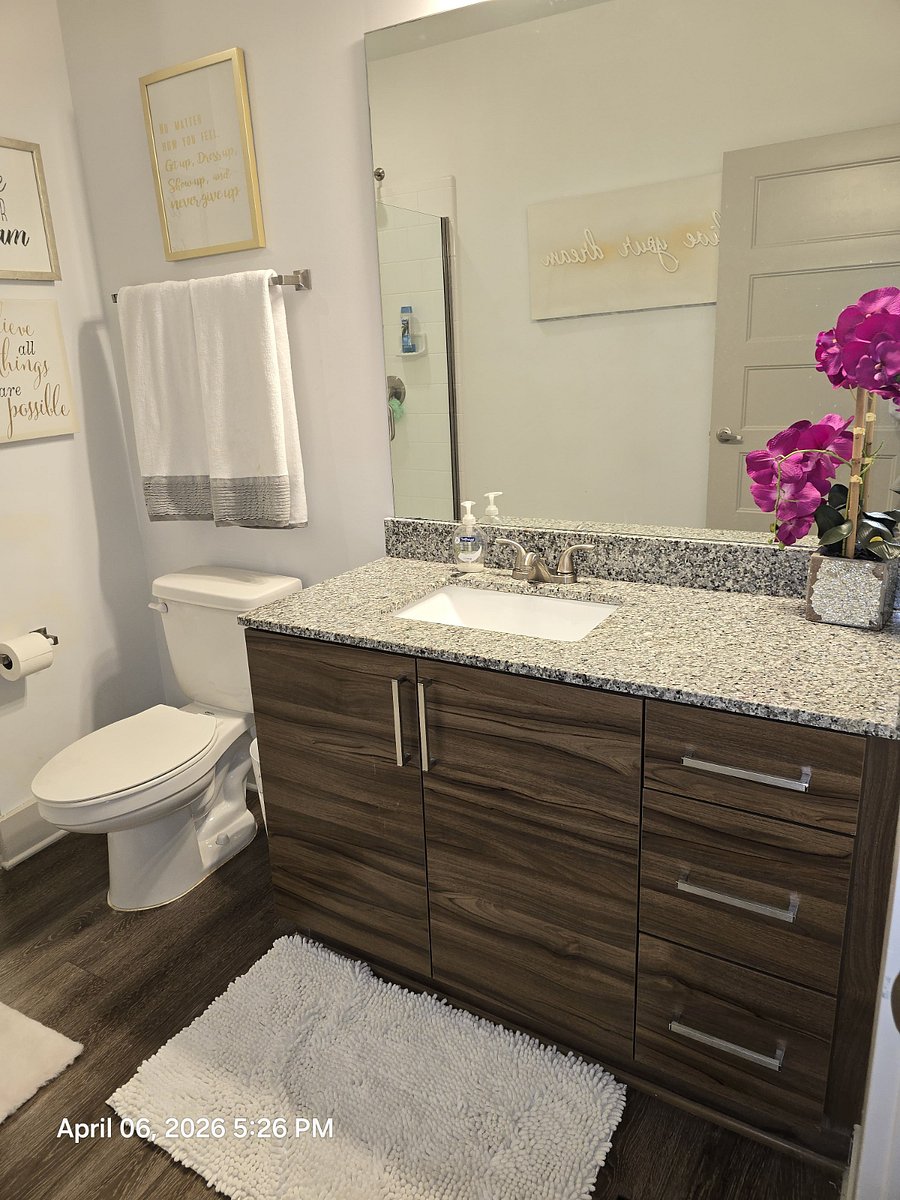 Luxury Bathroom 2