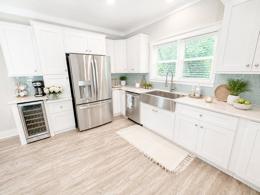 Full kitchen