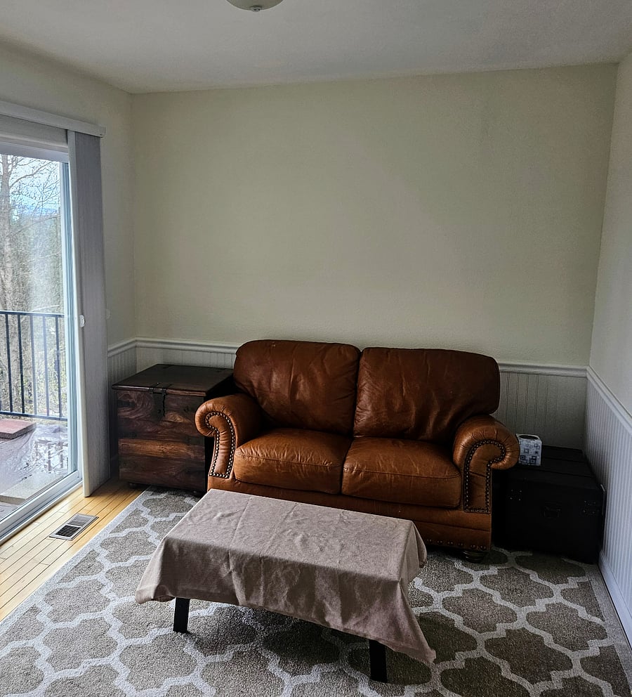Bonus sitting room with door and access to outdoor patio.