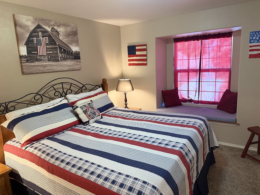 Bedroom 3 - King sized bed.