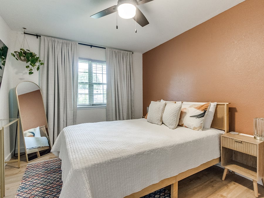 Queen Bedroom 2