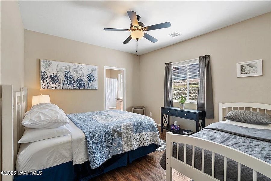 Update: 1 Full Bed in each bedroom.