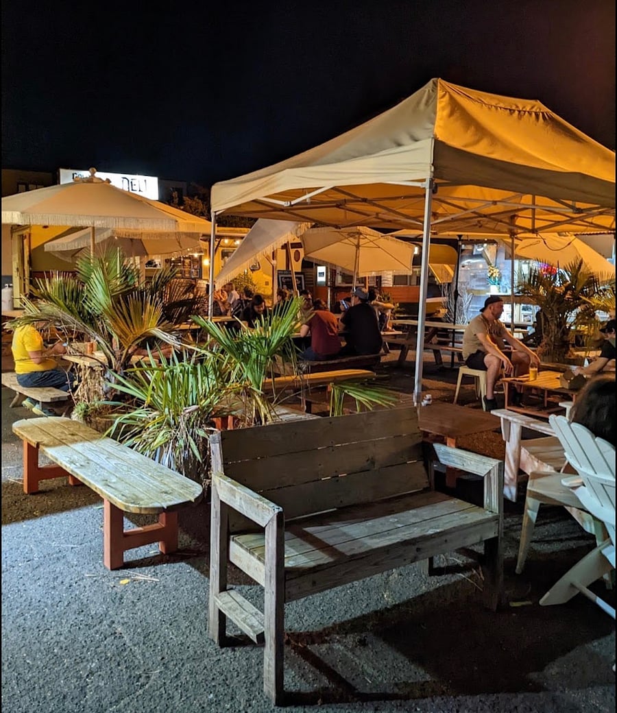 Laurelhurst food carts & the new home of 50 licks ice cream
