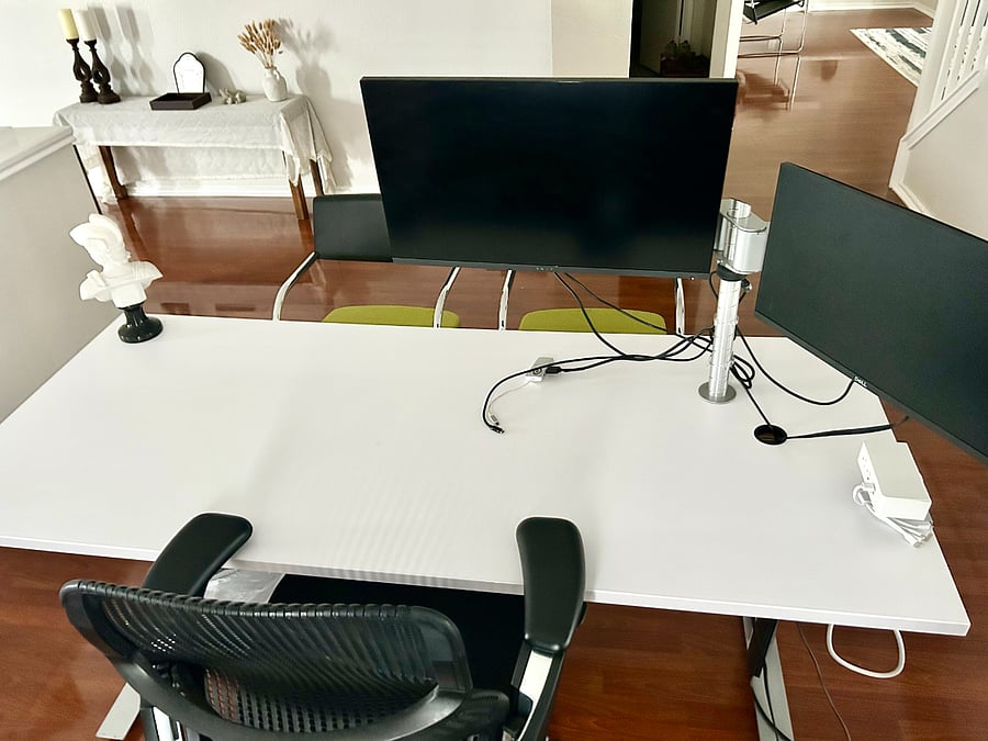 2 Computer Monitors