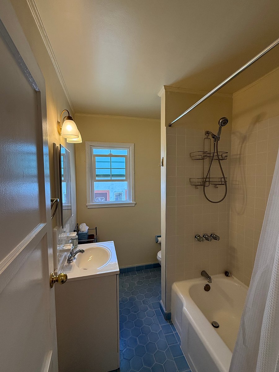 Furnished Finder property 1015718_1 photo 9