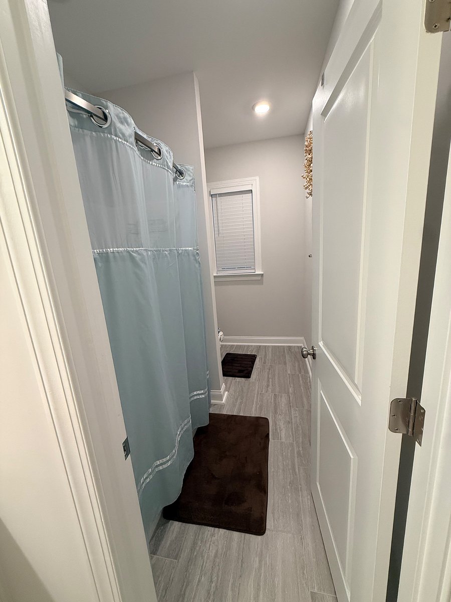 Guest bathroom upstairs