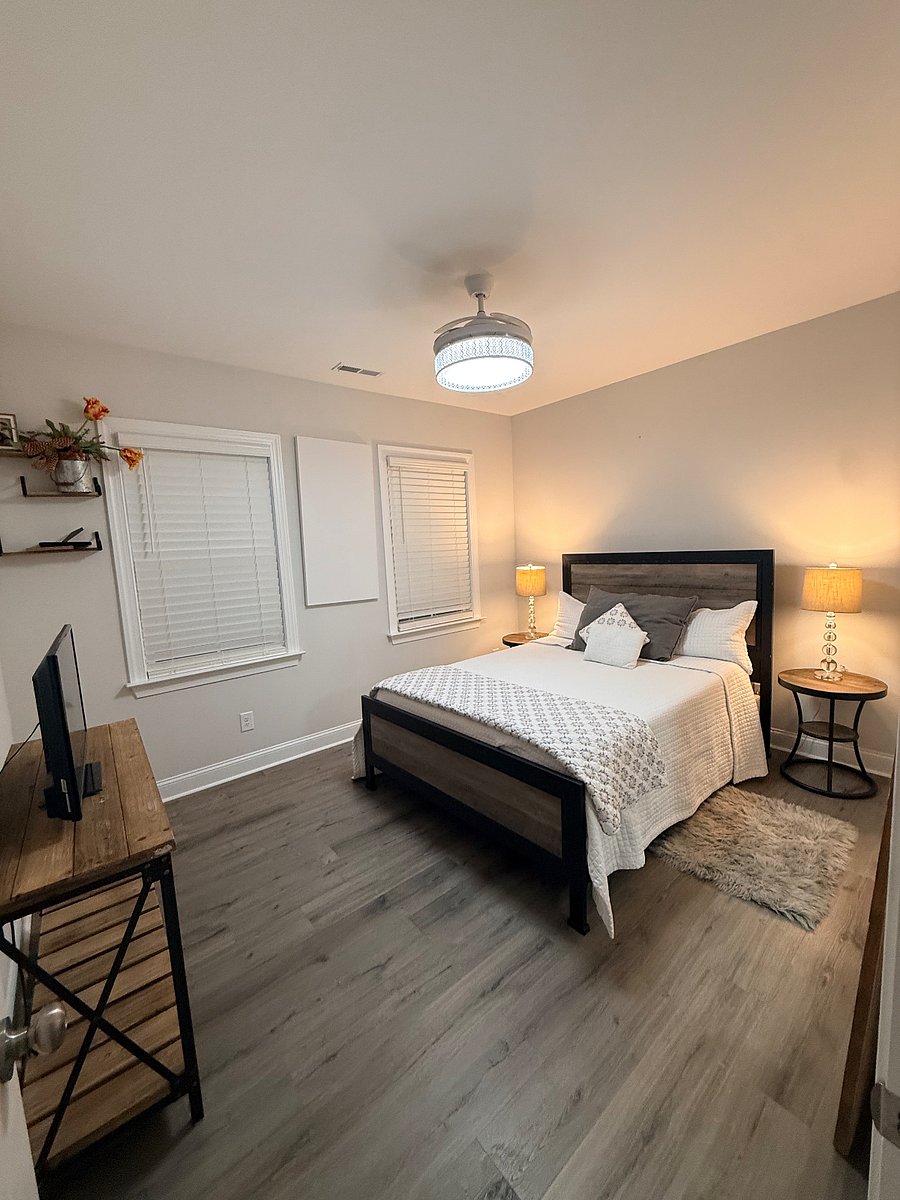 Guest bedroom upstairs